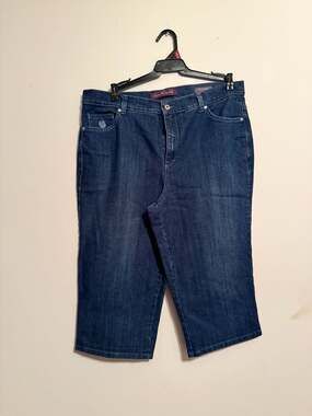 Gloria Vanderbilt Amanda Denim Capri Jeans Size 16W
